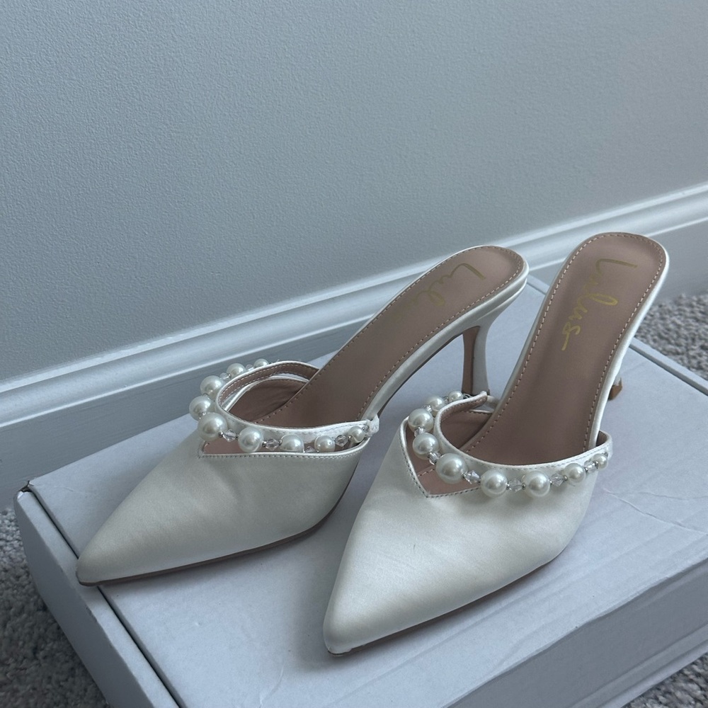 Lulus Pearl Strap White Kitten Heel